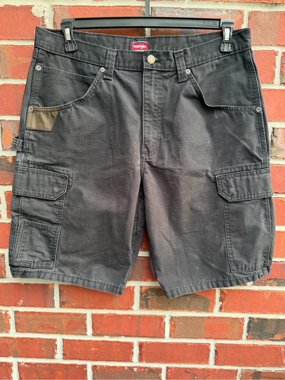 Wrangler Workwear Mens Sz 34 Black Canvas Cargo Shorts w/ Multi-Pocket Design P7